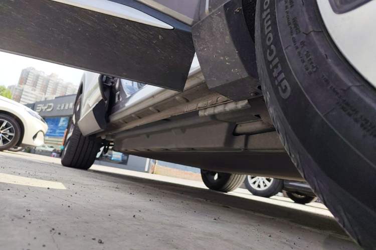 Used BYD Song PLUS New Energy 2021 EV Flagship Model Right Side Sill