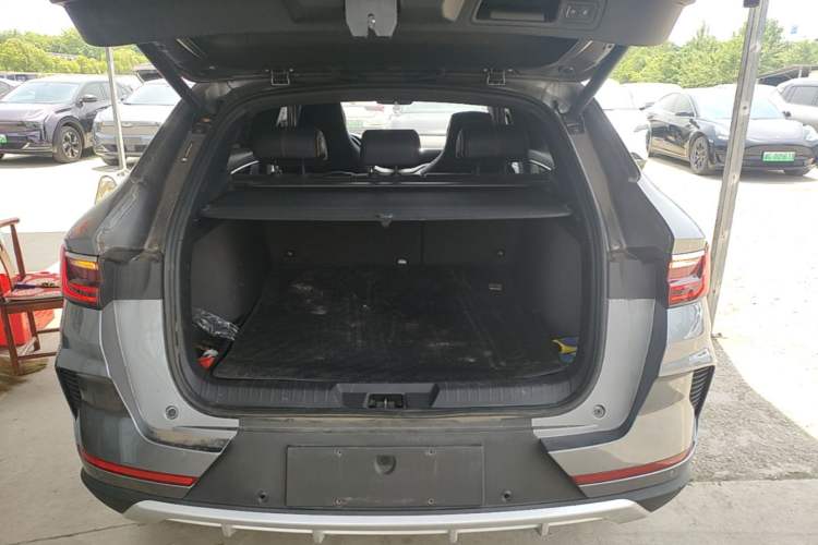 Used BYD Song PLUS New Energy 2021 EV Flagship Model Trunk