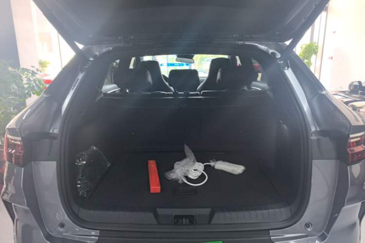 Used BYD Song PLUS New Energy 2021 DM-i 110KM Flagship PLUS 5G Edition Trunk