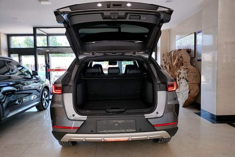 Used BYD Song PLUS New Energy 2021 EV Flagship Model Trunk