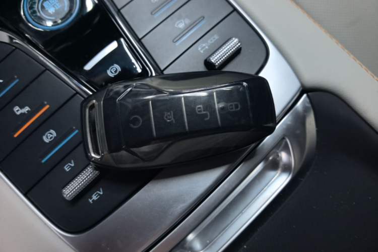 Used BYD Song PLUS New Energy 2021 DM-i 110KM Flagship PLUS 5G Edition Vehicle Key