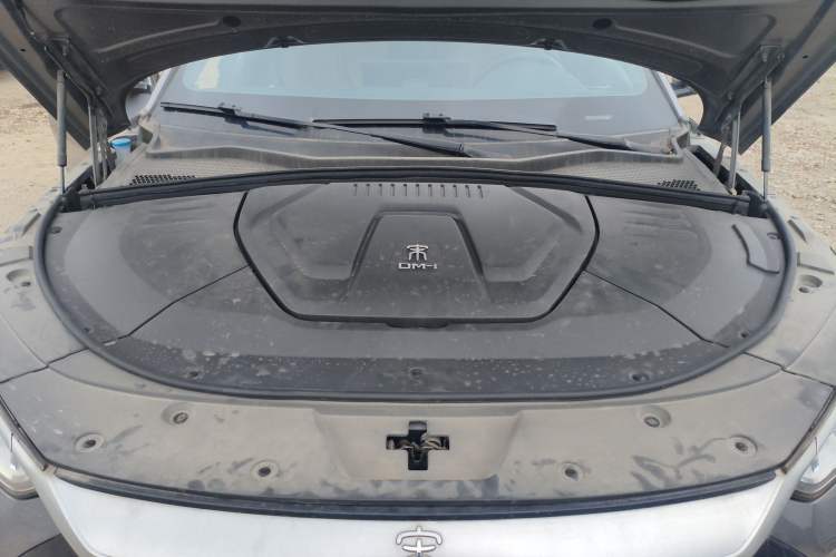 Used BYD Song PLUS New Energy 2021 DM-i 100KM Four-Wheel Drive Flagship PLUS Engine Bay