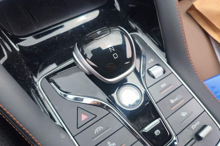 Used BYD Song PLUS New Energy 2021 DM-i 100KM Four-Wheel Drive Flagship PLUS Gear Lever