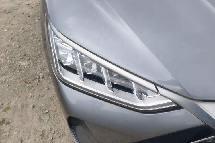 Used BYD Song PLUS New Energy 2021 DM-i 100KM Four-Wheel Drive Flagship PLUS Right Front Headlight