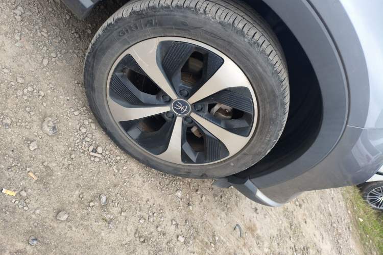 Used BYD Song PLUS New Energy 2021 DM-i 100KM Four-Wheel Drive Flagship PLUS Right Front Wheel Hub