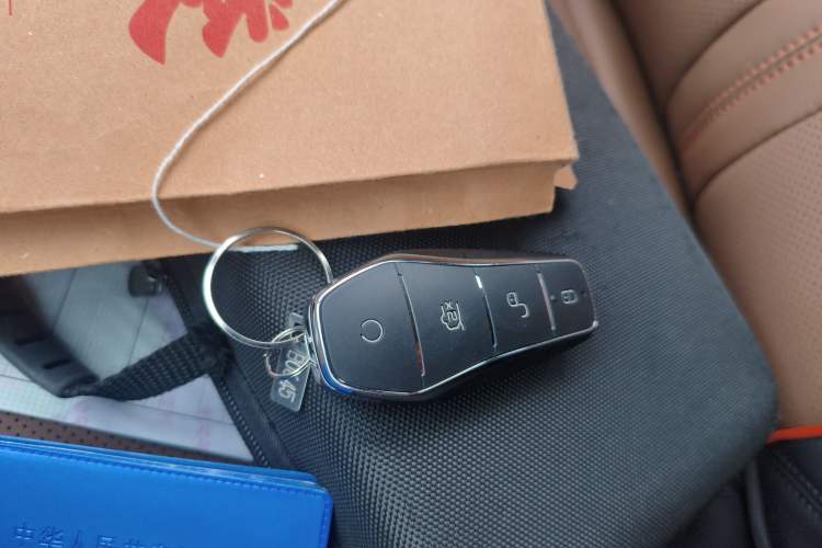 Used BYD Song PLUS New Energy 2021 DM-i 100KM Four-Wheel Drive Flagship PLUS Vehicle Key