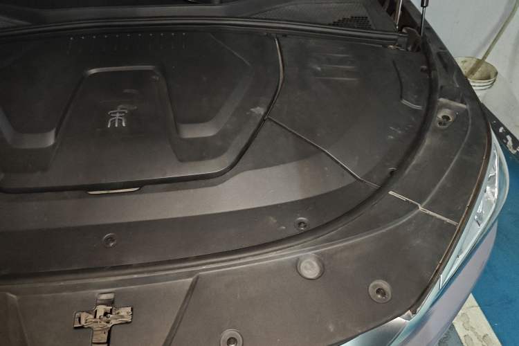 Used BYD Song PLUS New Energy 2021 EV Deluxe Model Engine Bay Left