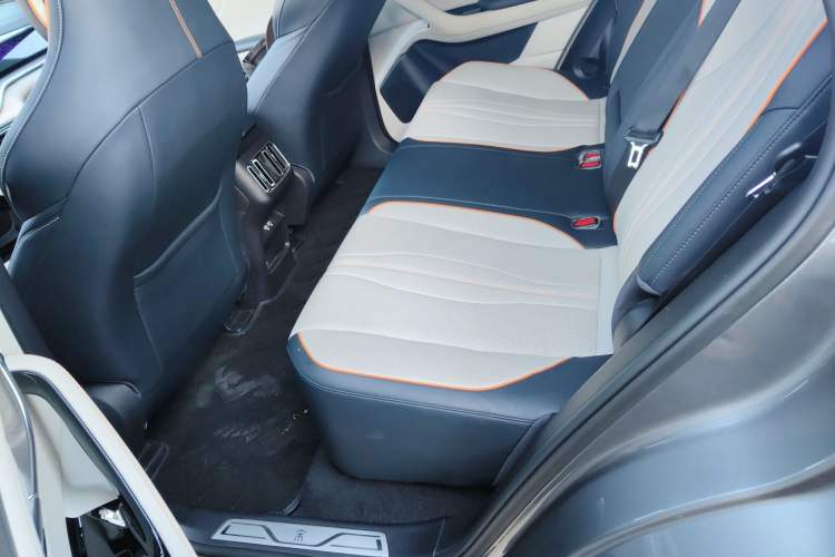 Used BYD Song PLUS New Energy 2021 EV Flagship Model Interior 4