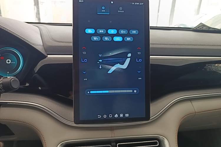 Used BYD Song PLUS New Energy 2021 EV Deluxe Model Audio And AC Panel