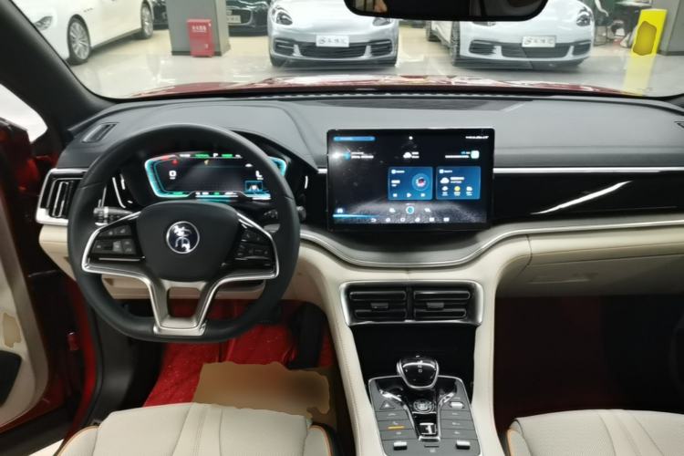 Used BYD Song PLUS New Energy 2021 EV Flagship Model Center Console