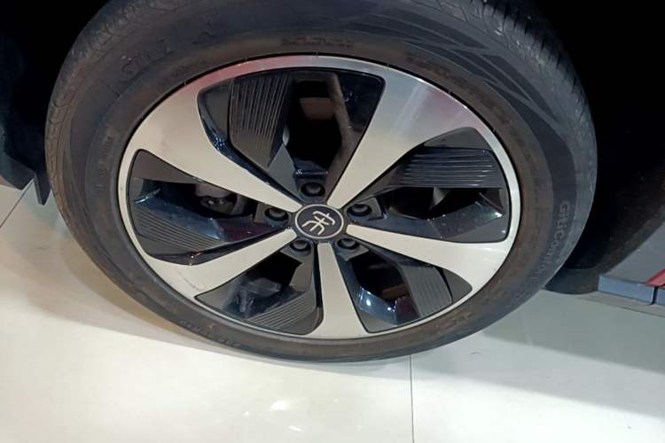 Used BYD Song PLUS New Energy 2021 DM-i 51KM Prestige Model Exterior 4