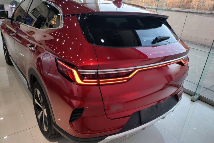 Used BYD Song PLUS New Energy 2021 EV Flagship Model Exterior 4