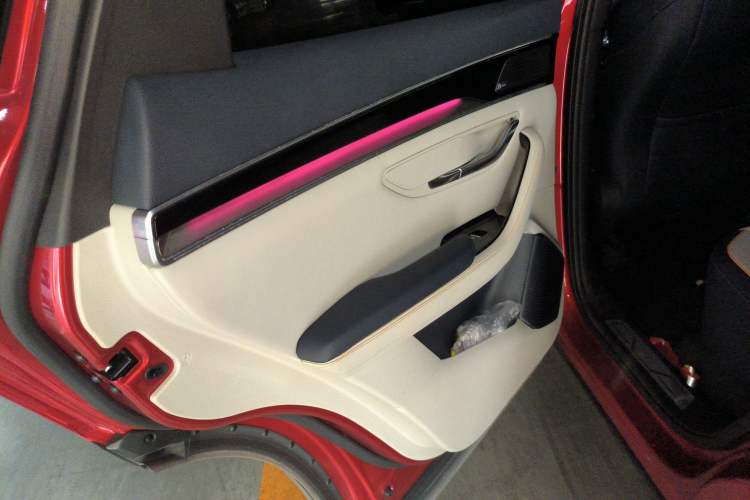 Used BYD Song PLUS New Energy 2021 EV Flagship Model Interior 8