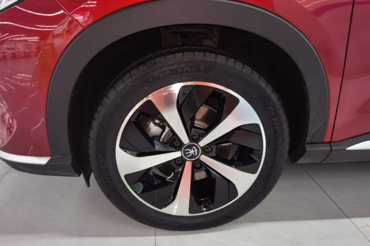 Used BYD Song PLUS New Energy 2021 DM-i 110KM Flagship PLUS Left Front Wheel Hub