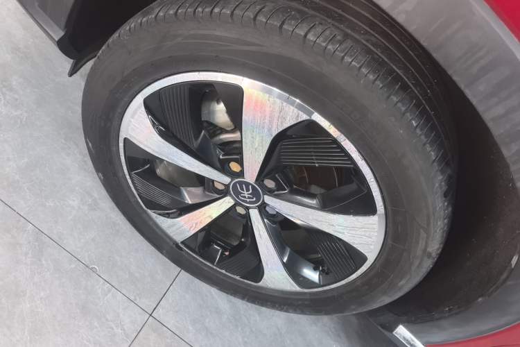 Used BYD Song PLUS New Energy 2021 EV Flagship Model Left Front Wheel Hub