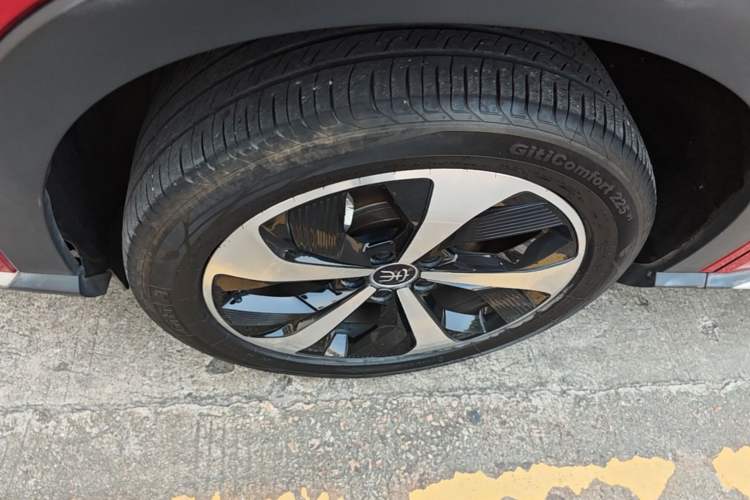Used BYD Song PLUS New Energy 2021 DM-i 51KM Prestige Model Left Front Wheel Hub