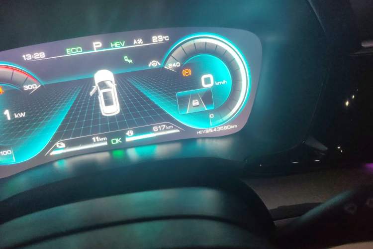 Used BYD Song PLUS New Energy 2021 DM-i 110KM Flagship PLUS Odometer Close Up