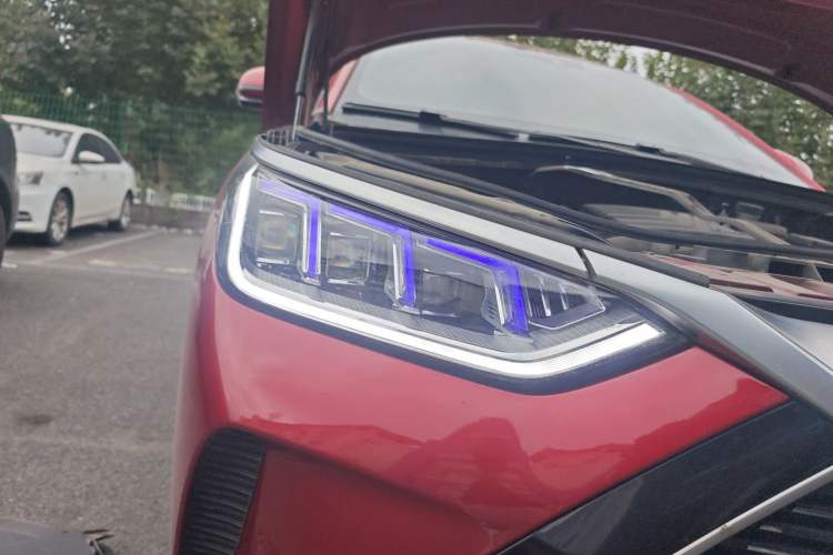 Used BYD Song PLUS New Energy 2021 DM-i 110KM Flagship Model Right Front Headlight