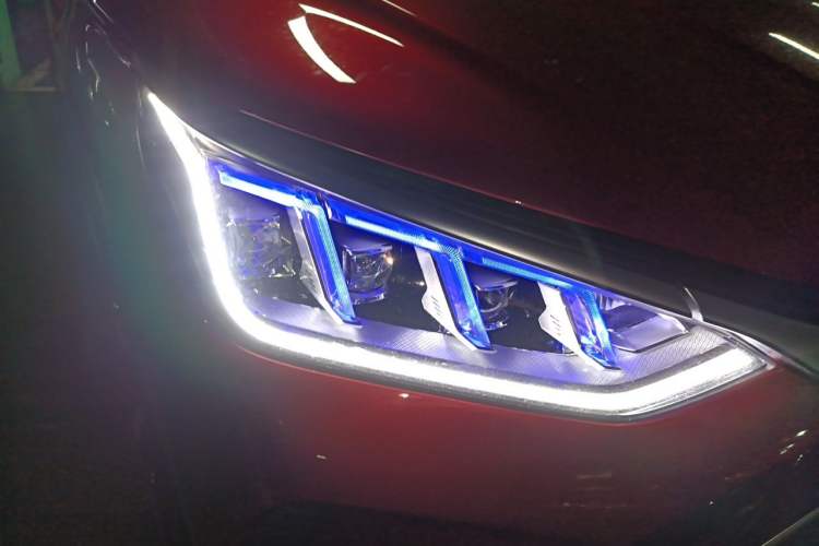Used BYD Song PLUS New Energy 2021 DM-i 110KM Flagship PLUS Right Front Headlight