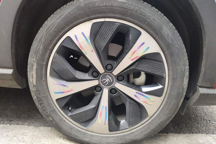 Used BYD Song PLUS New Energy 2021 DM-i 110KM Flagship Model Right Front Wheel Hub