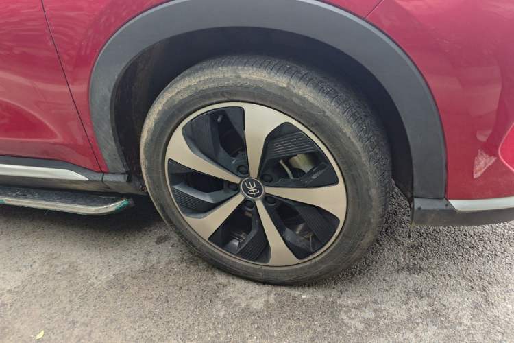Used BYD Song PLUS New Energy 2021 DM-i 110KM Flagship PLUS Right Front Wheel Hub