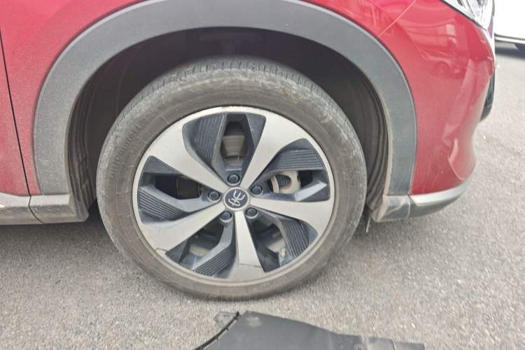 Used BYD Song PLUS New Energy 2021 DM-i 110KM Flagship Model Right Front Wheel Hub