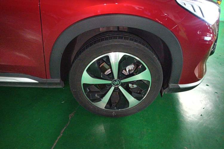 Used BYD Song PLUS New Energy 2021 DM-i 110KM Flagship PLUS Right Front Wheel Hub