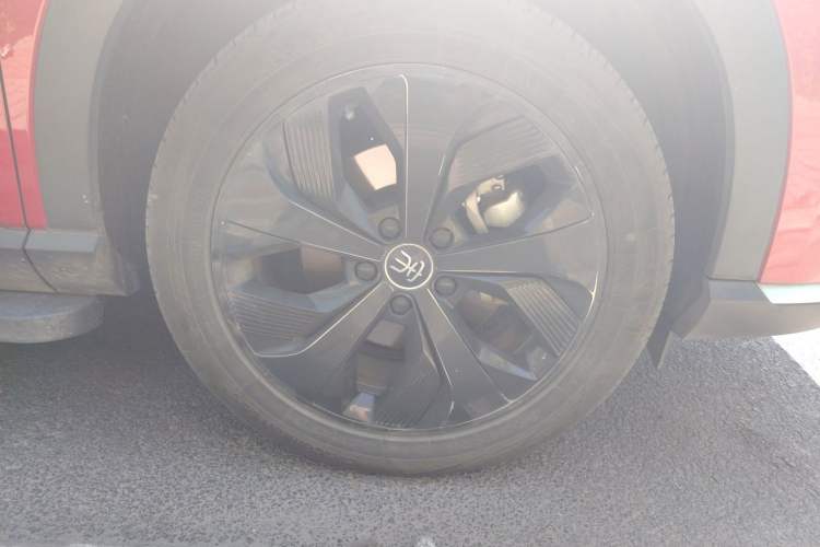 Used BYD Song PLUS New Energy 2021 DM-i 110KM Flagship PLUS Right Front Wheel Hub