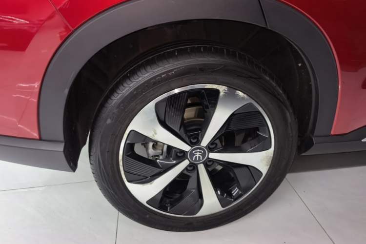 Used BYD Song PLUS New Energy 2021 DM-i 110KM Flagship PLUS Right Rear Wheel Hub