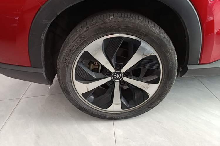 Used BYD Song PLUS New Energy 2021 EV Deluxe Model Right Rear Wheel Hub