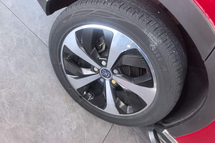 Used BYD Song PLUS New Energy 2021 EV Flagship Model Right Rear Wheel Hub