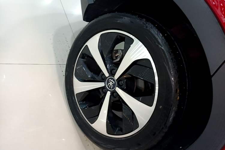 Used BYD Song PLUS New Energy 2021 DM-i 51KM Prestige Model Right Rear Wheel Hub