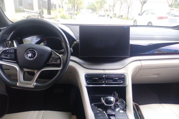 Used BYD Song PLUS New Energy 2021 DM-i 110KM Flagship Model Center Console