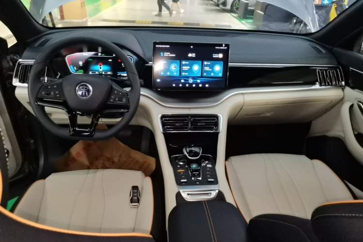 Used BYD Song PLUS New Energy 2021 DM-i 110KM Flagship Model Center Console