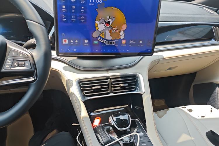 Used BYD Song PLUS New Energy 2021 DM-i 110KM Flagship Model Center Console