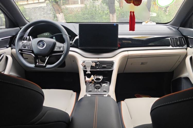 Used BYD Song PLUS New Energy 2021 DM-i 110KM Flagship Model Center Console