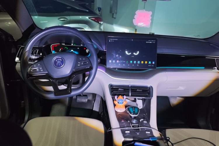 Used BYD Song PLUS New Energy 2021 DM-i 110KM Flagship Model Center Console