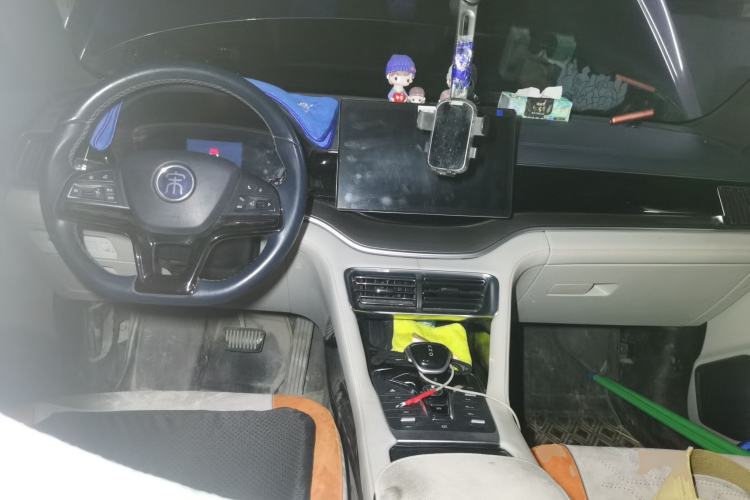 Used BYD Song PLUS New Energy 2021 DM-i 110KM Flagship Model Center Console