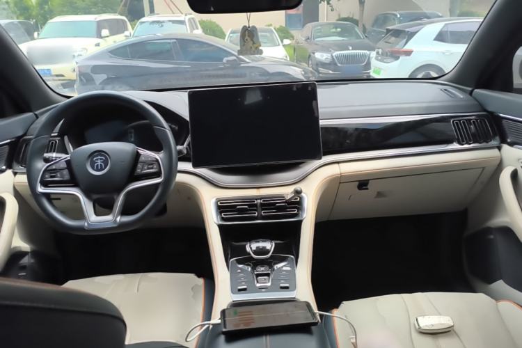Used BYD Song PLUS New Energy 2021 DM-i 110KM Flagship PLUS 5G Edition Center Console