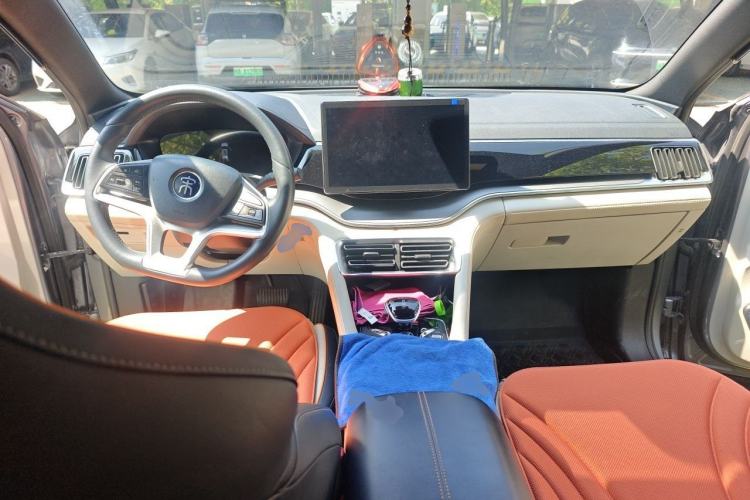Used BYD Song PLUS New Energy 2021 EV Deluxe Model Center Console