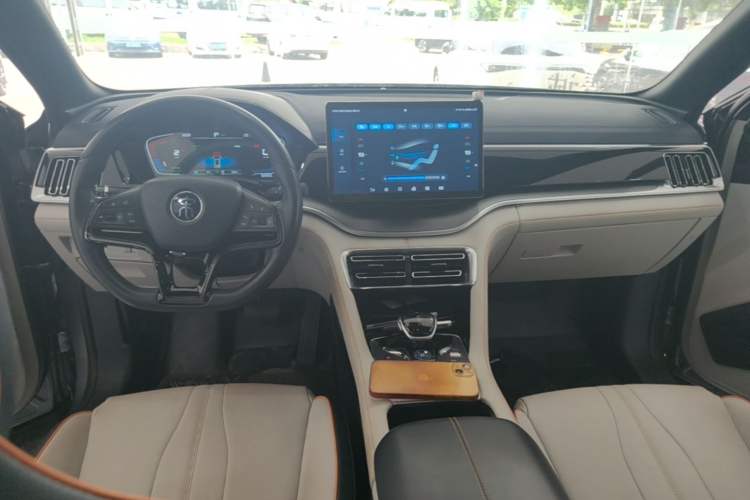 Used BYD Song PLUS New Energy 2021 DM-i 110KM Flagship Model Center Console