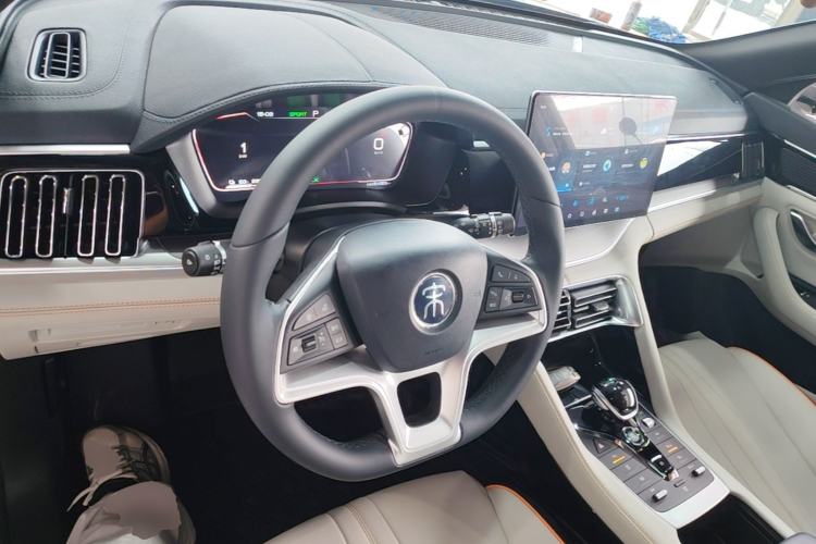 Used BYD Song PLUS New Energy 2021 EV Deluxe Model Center Console