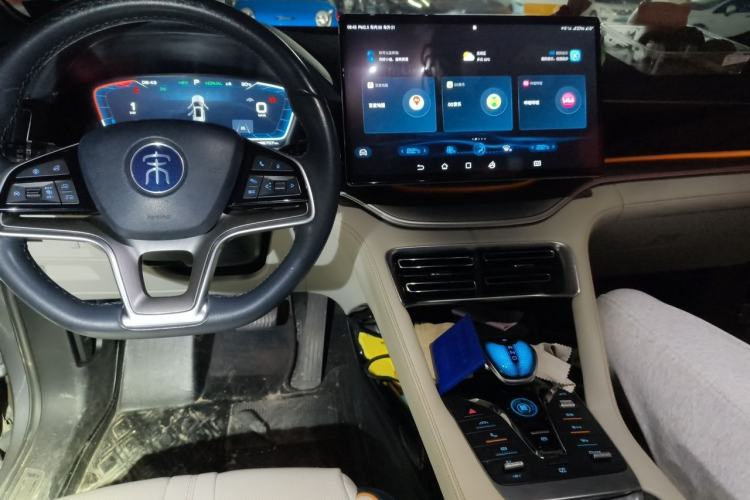 Used BYD Song PLUS New Energy 2021 DM-i 110KM Flagship PLUS 5G Edition Center Console