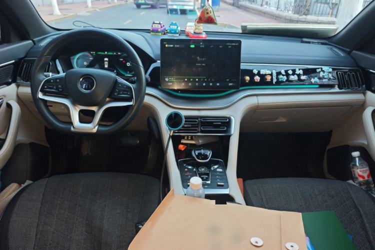 Used BYD Song PLUS New Energy 2021 EV Deluxe Model Center Console