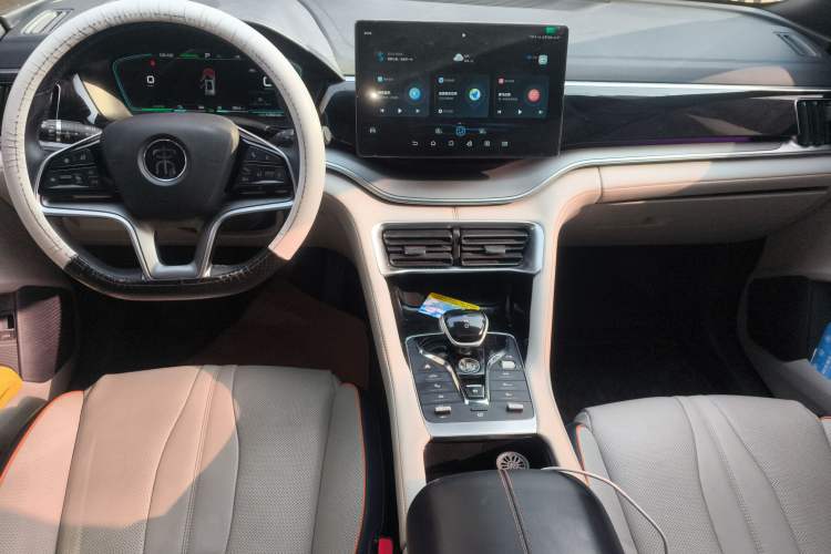 Used BYD Song PLUS New Energy 2021 DM-i 51KM Prestige Model Center Console