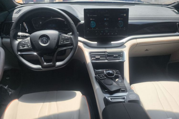 Used BYD Song PLUS New Energy 2021 DM-i 110KM Flagship Model Center Console