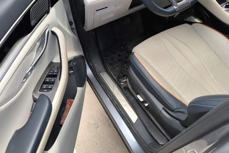 Used BYD Song PLUS New Energy 2021 DM-i 110KM Flagship PLUS 5G Edition Driver Seat