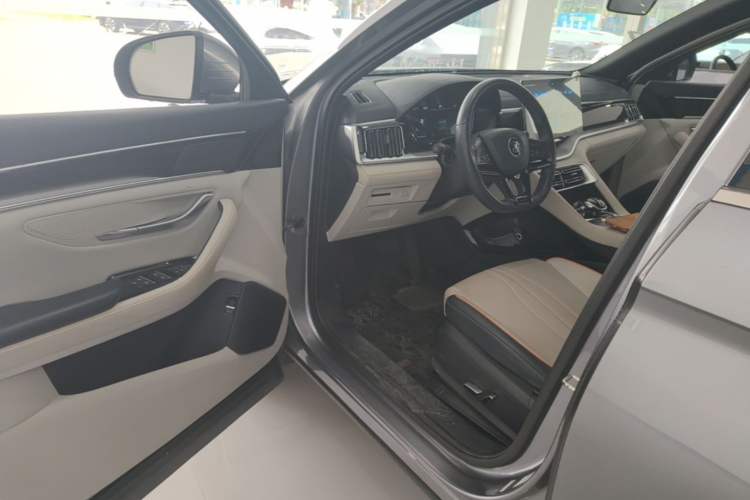 Used BYD Song PLUS New Energy 2021 DM-i 110KM Flagship Model Driver Seat