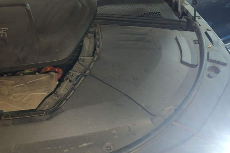 Used BYD Song PLUS New Energy 2021 EV Deluxe Model Engine Bay Left