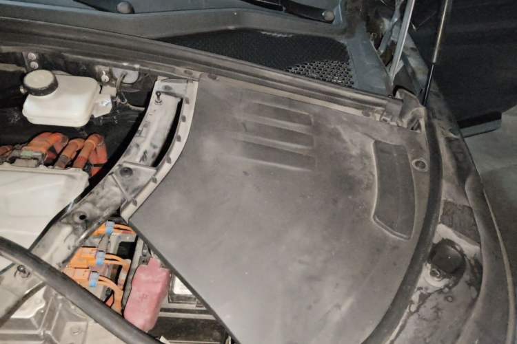 Used BYD Song PLUS New Energy 2021 EV Flagship Model Engine Bay Left